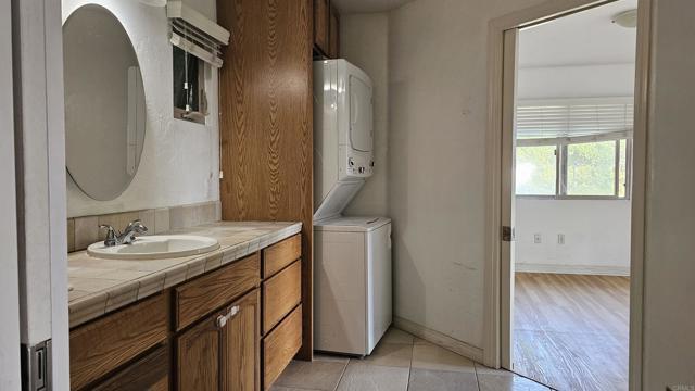 Foto del edificio - 735 Avocado Ct