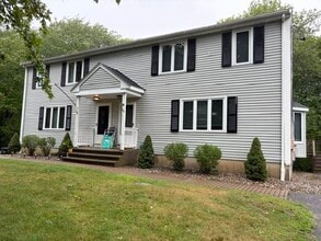 Building Photo - 206 Comfort St