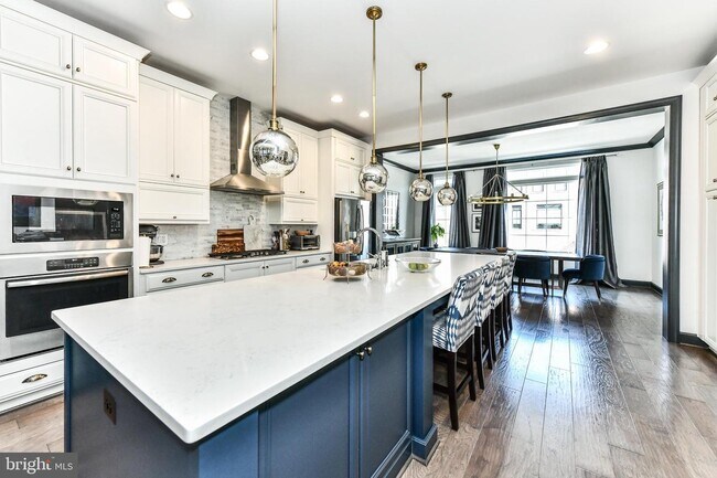 Building Photo - 42293 Ashmead Terrace