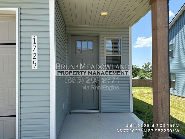 Building Photo - 1725 Bennett Vlg Dr