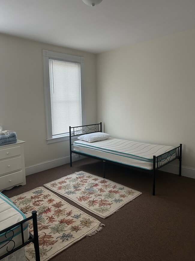 Building Photo - 117 Park St