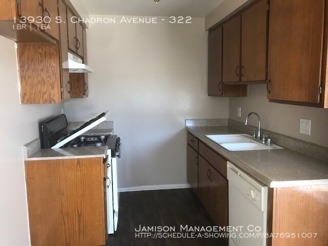 Building Photo - 13930 Chadron Ave