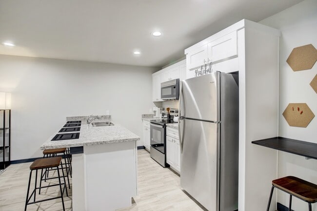 Foto del edificio - 3448 Elgin St