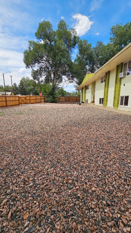 Foto del edificio - 903 Boggs Pl