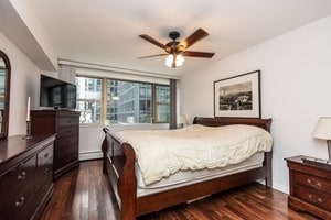 Building Photo - 253 E Delaware Pl