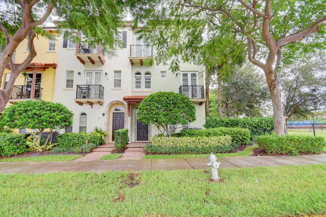 16 Via Floresta Dr, Boca Raton, FL 33487 Townhome Rentals in Boca