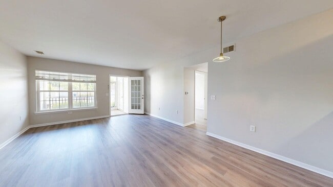 Building Photo - 2790 S Knightsbridge Cir