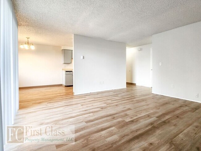 Building Photo - 1400 NE 186th Ave