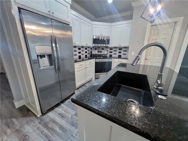 Building Photo - 1825 Woodhause Cir