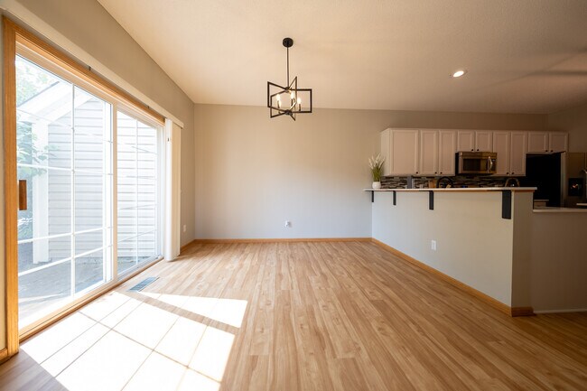 Building Photo - 9679 Alvarado Ln N