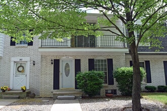 Building Photo - 143 Stratford Ln