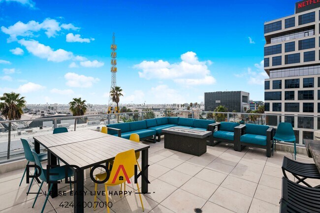 Foto del edificio - 5837 W Sunset Blvd