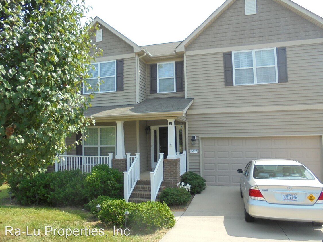 Primary Photo - 4 br, 3.5 bath House - 8432 Pheasant Ridge...