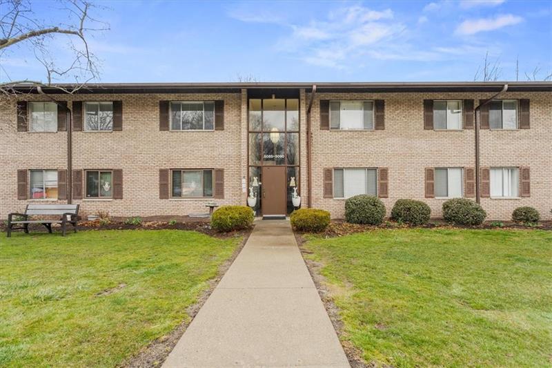 5090 Sanlin Dr, Coraopolis, PA 15108 Condo for Rent in Coraopolis, PA