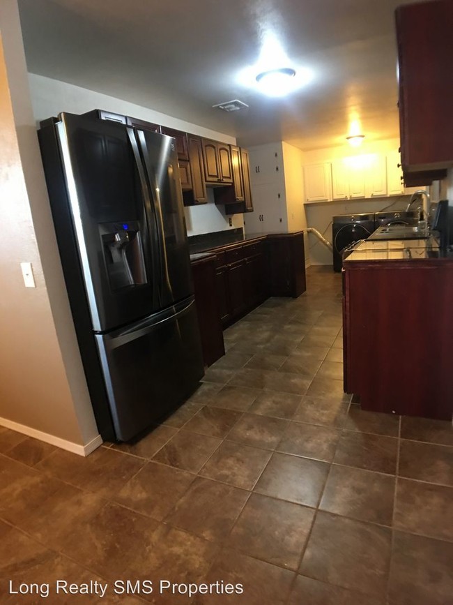 Building Photo - 4 br, 2 bath House - 2567 N Calle Segundo