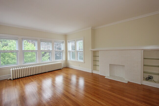 Foto del edificio - 210 Rockford Ave