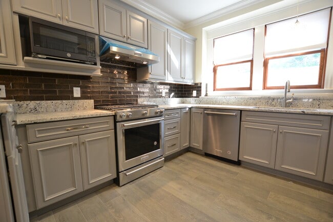 Building Photo - 44 Gerrish St