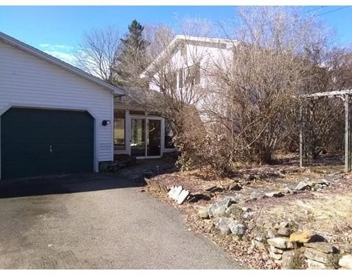 Building Photo - 1119 Dunhamtown Brimfield Rd