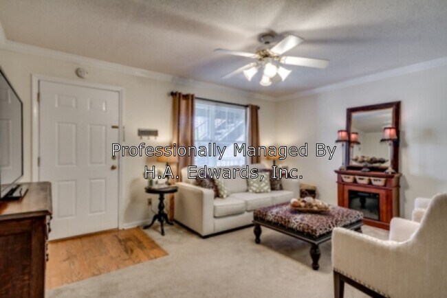 Building Photo - 1515 Paul W Bryant Dr
