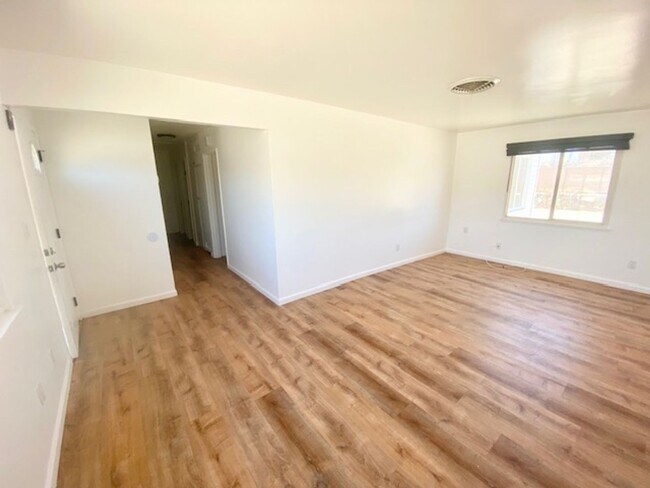 Foto del edificio - **232 Woodham Ave Barstow** Beautiful Spac...