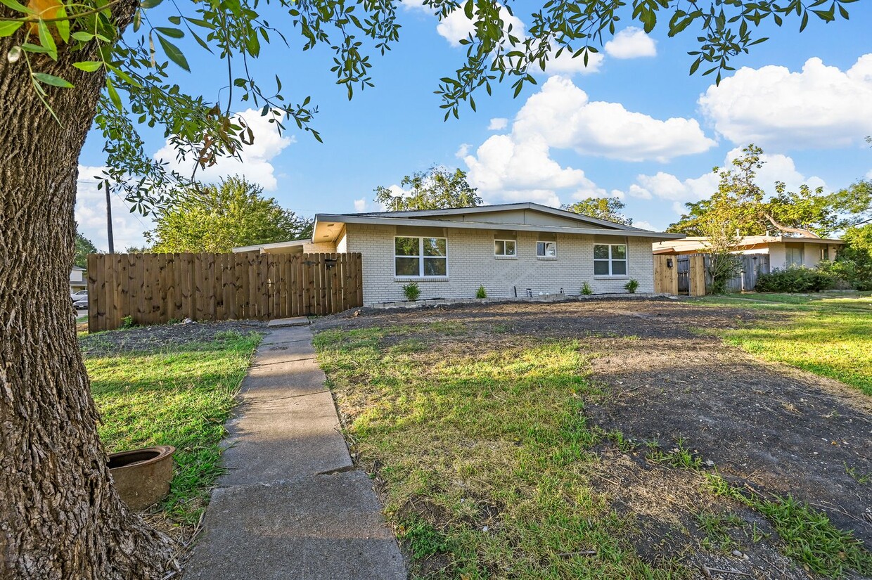 Foto principal - Charming 2 bedroom, 2 bath in Richardson, TX