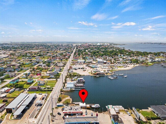 Foto del edificio - 6104 Heards Ln