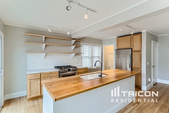 Foto del edificio - 4849 Xerxes Ave S