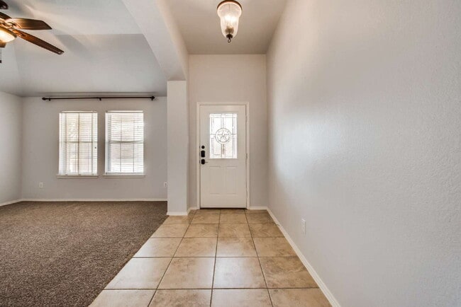 Foto del edificio - Gorgeous 3 Bed, 2 full bath gem located in the heart of the sought-after Chadwick Farms