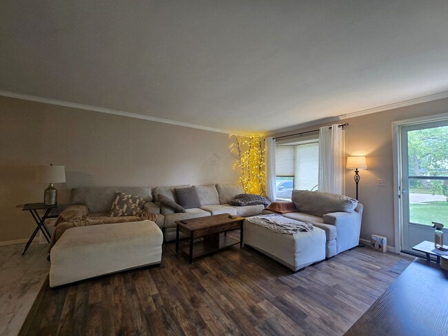 Building Photo - 1855 Luneta Ct