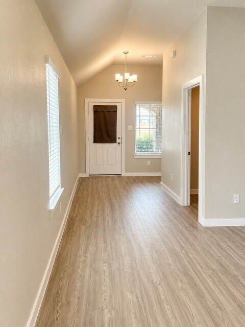 Foto del edificio - 8150 Royal Breeze Dr