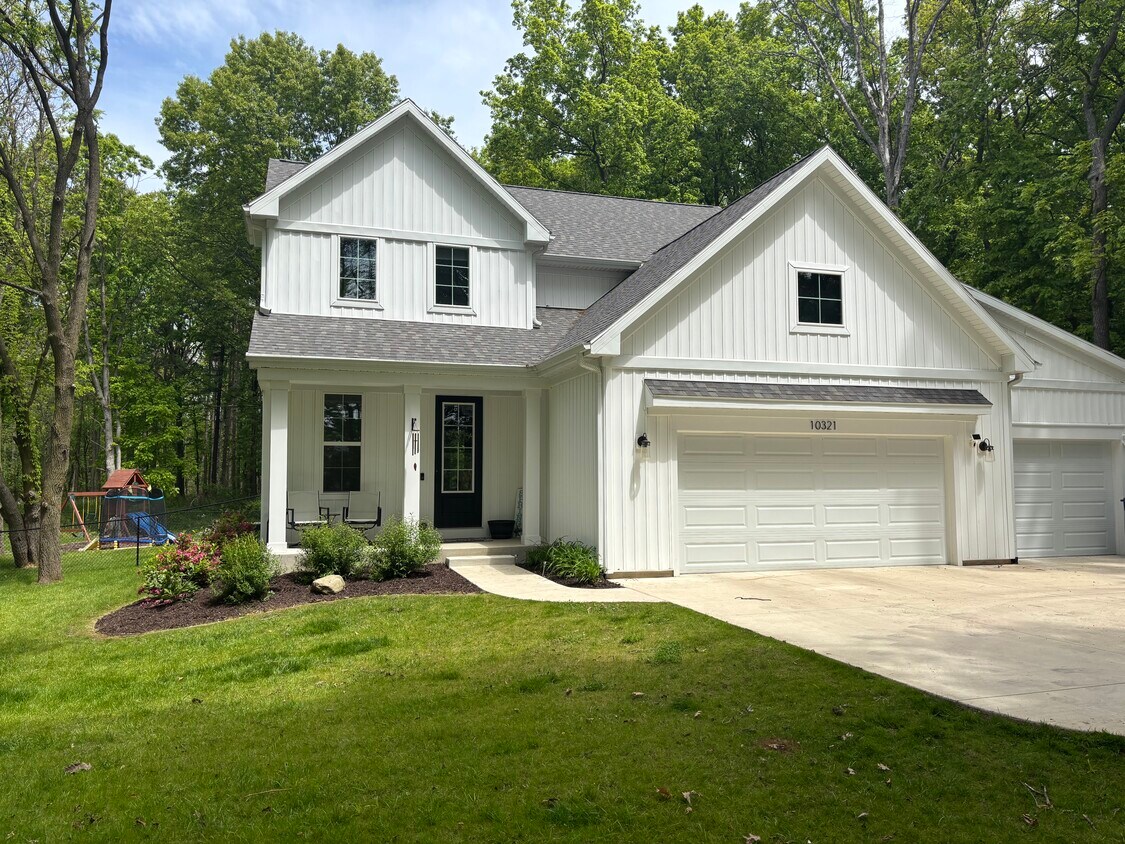 Foto principal - 10321 E C Ave