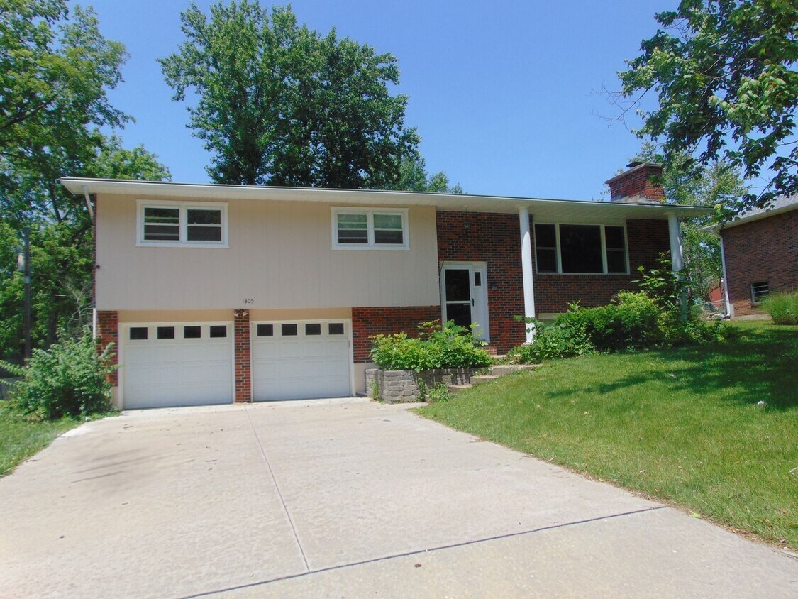 Foto principal - Nice 3 Bed 3 Bath House In University Park...
