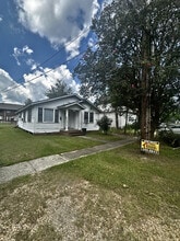 Building Photo - 505 E Coleman Ave