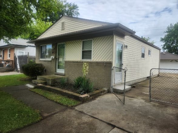Foto del edificio - 20473 Vermander Ave