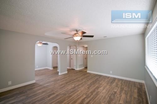 Building Photo - 320 Hilltop Dr