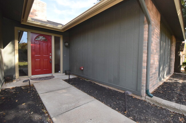 Building Photo - 3/2 House near Walnut Creek Park!