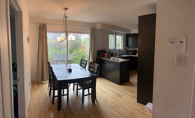 Building Photo - 6389 Rue Mignault