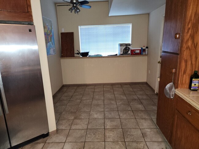 Large Kitchen dinning area - 8879 Sunset Ave