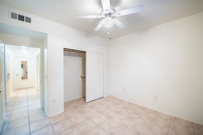 Building Photo - 2-Bedroom, 2-Bath House - Las Vegas, NV