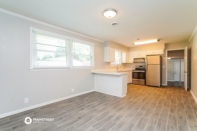 Building Photo - 210 Southburn Dr