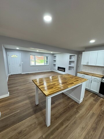 Foto del edificio - 212 Simmons Dr