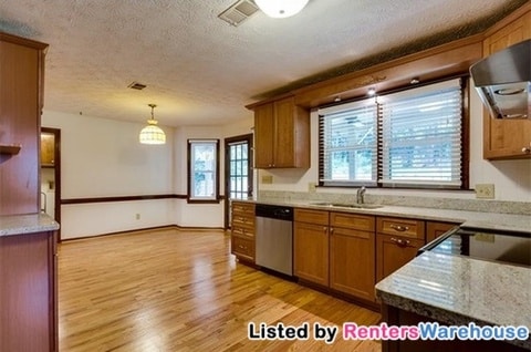 Building Photo - 1167 Dogwood Forest Dr NE