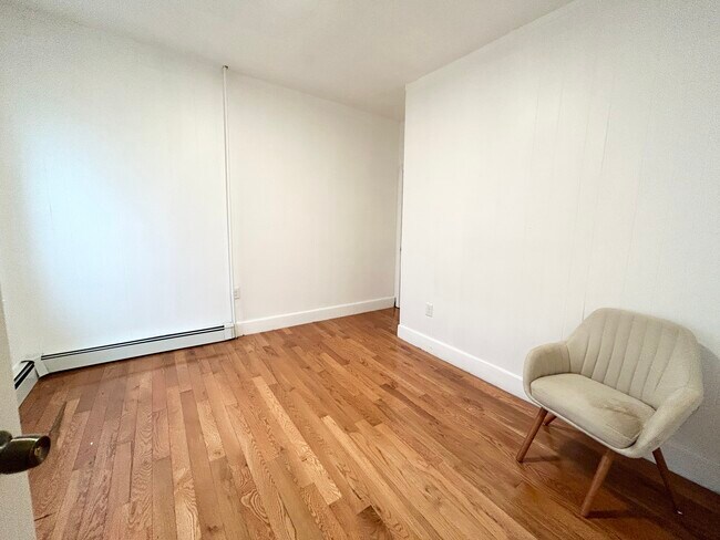 Building Photo - 66 Hammond St