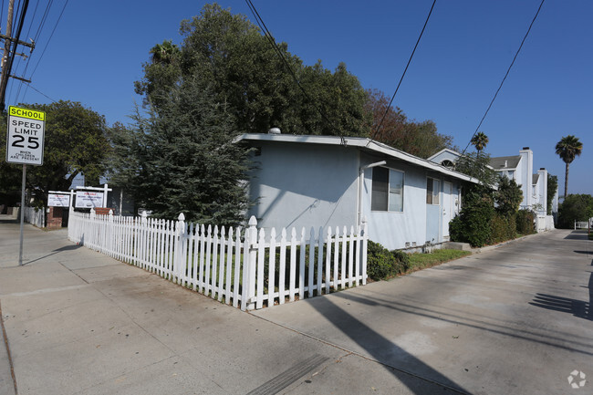 Building Photo - 2212 Placentia Ave