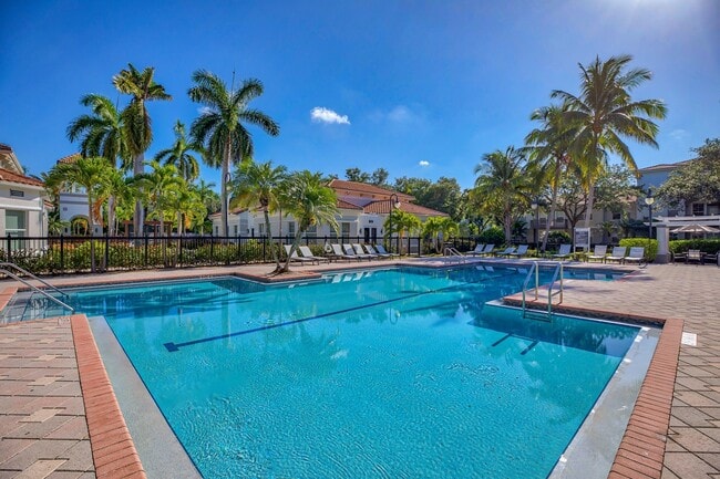 Resort-style pool with lounge areas - Windsor at Miramar