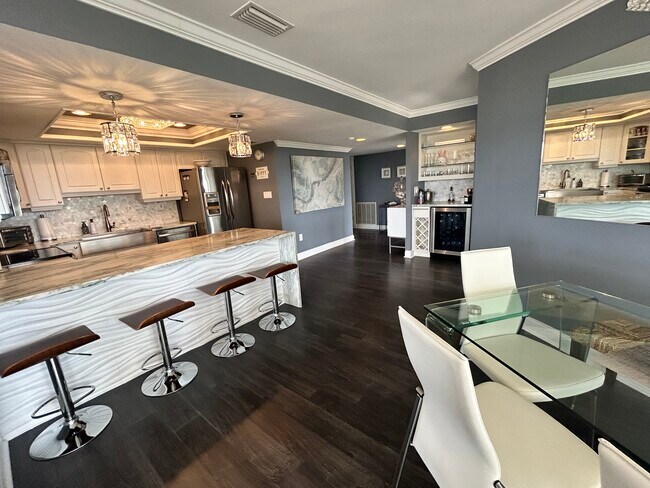 Kitchen - 7650 Bayshore Dr