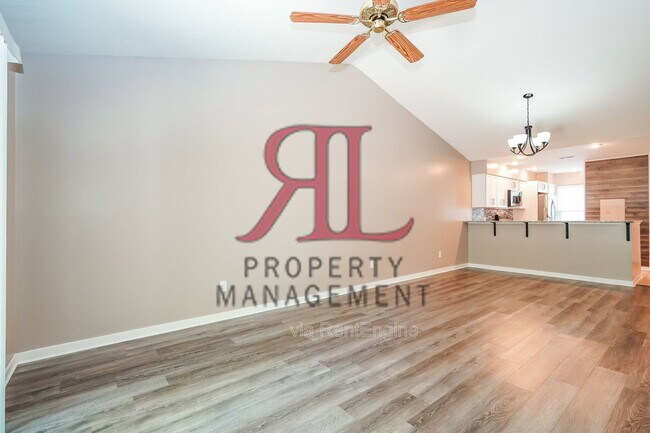 Foto del edificio - 1241 Rivercrest Dr S
