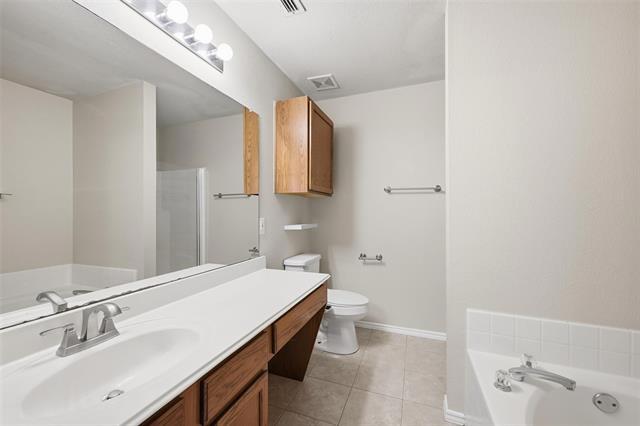 Building Photo - 2701 Cattleman Dr