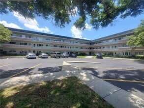 Building Photo - 2427 Rhodesian Dr