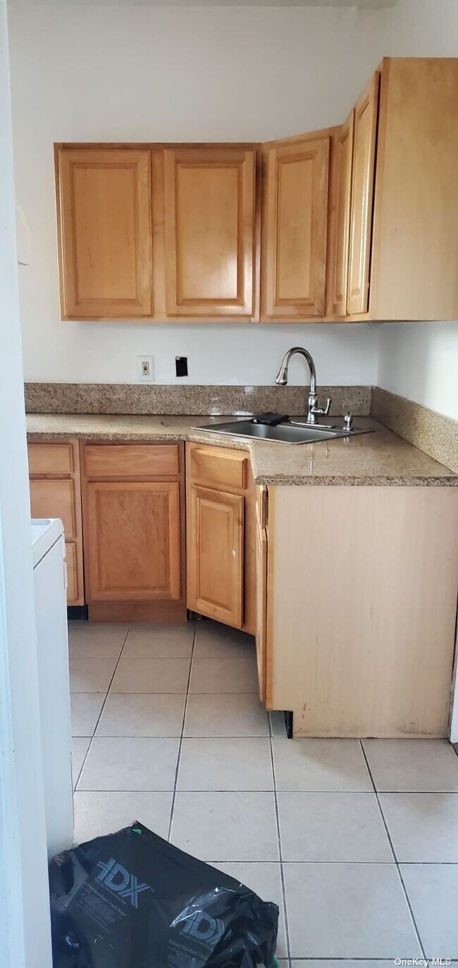 Foto del edificio - 82-60 259th St